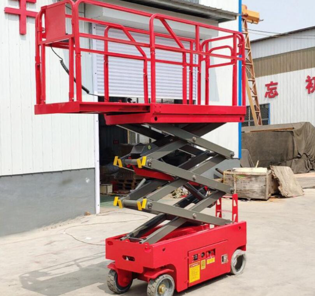 王下乡移动剪叉式升降机